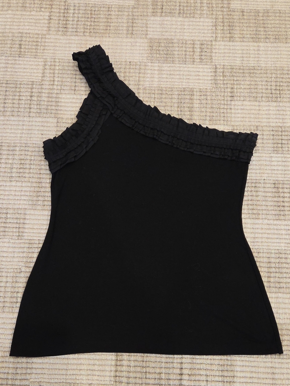 BCBGMaxAzria Black One-Shoulder Ruffle Top Size M